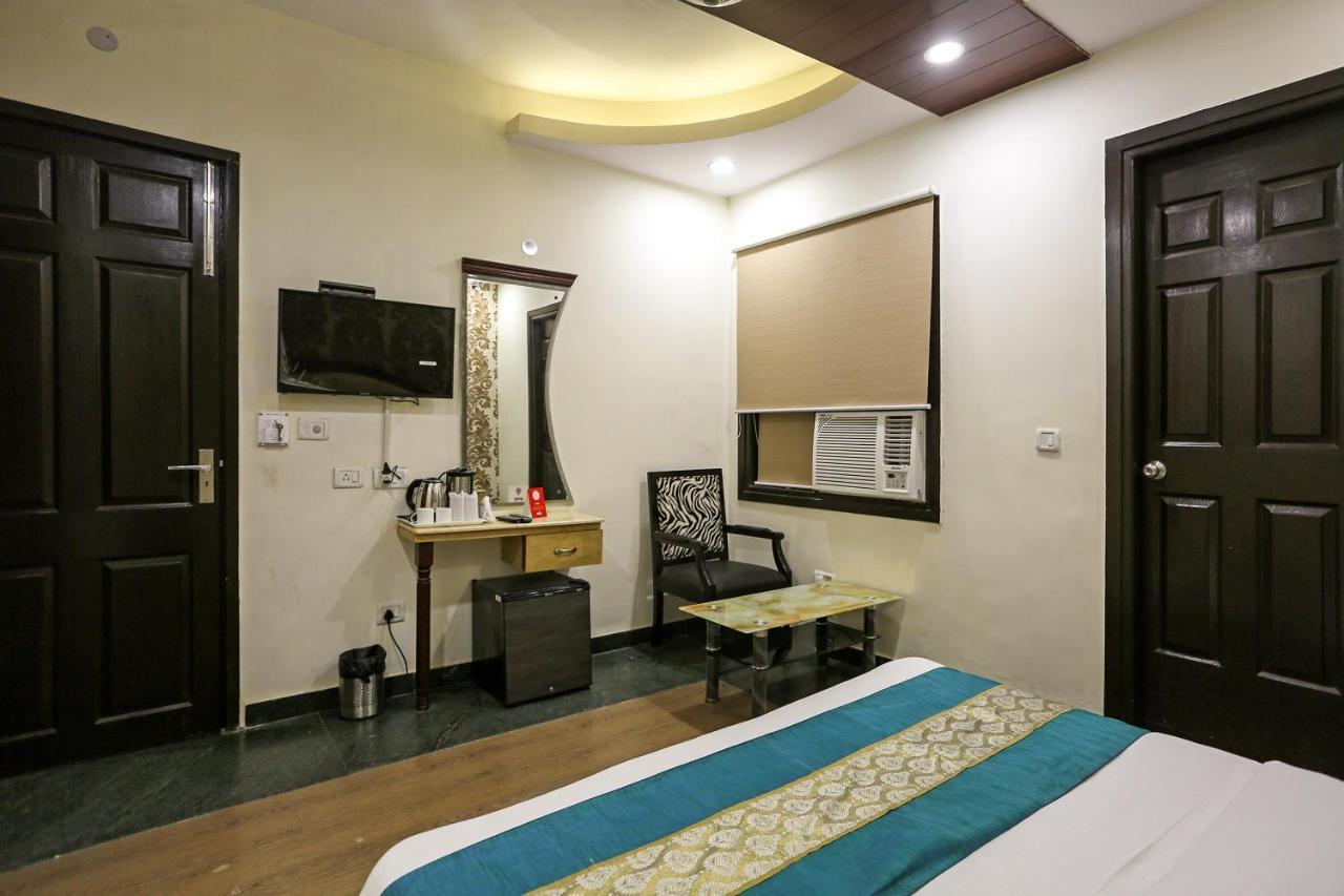 Oyo Hotel Asko International Near Gurudwara Shri Bangla Sahib New Delhi Exterior foto