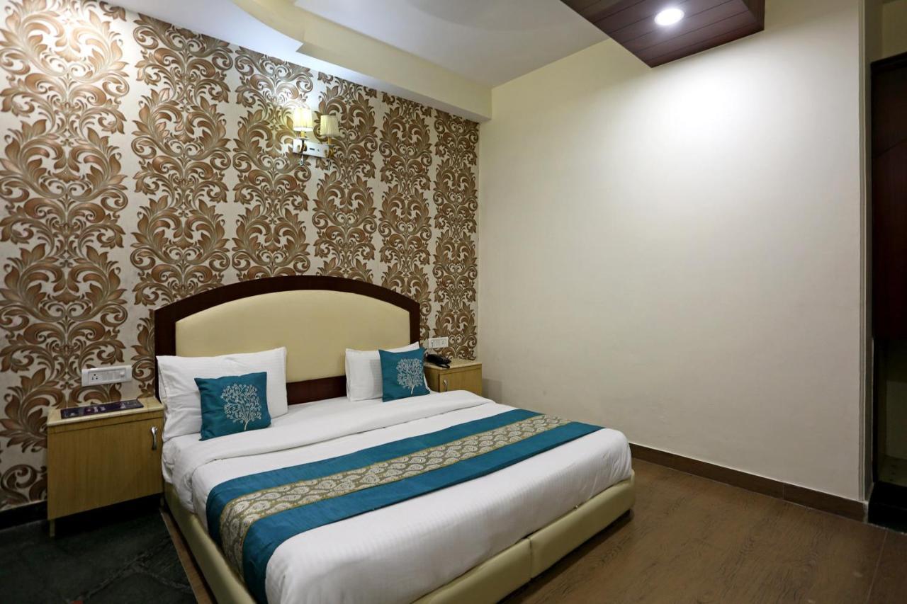Oyo Hotel Asko International Near Gurudwara Shri Bangla Sahib New Delhi Exterior foto