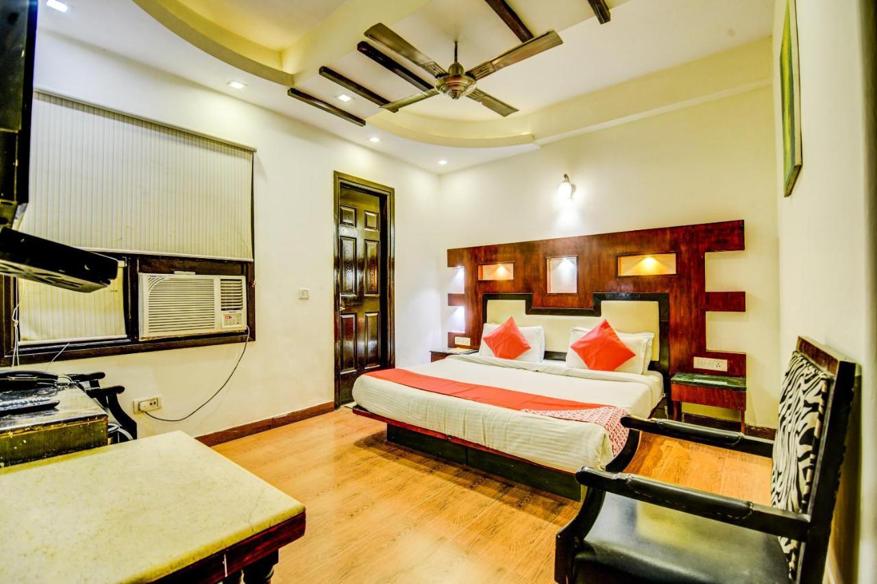 Oyo Hotel Asko International Near Gurudwara Shri Bangla Sahib New Delhi Exterior foto