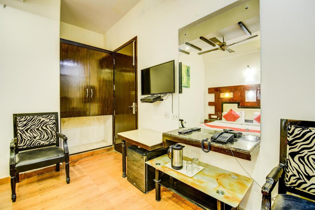 Oyo Hotel Asko International Near Gurudwara Shri Bangla Sahib New Delhi Exterior foto