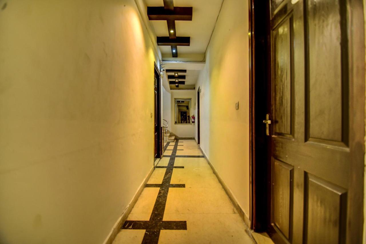 Oyo Hotel Asko International Near Gurudwara Shri Bangla Sahib New Delhi Exterior foto